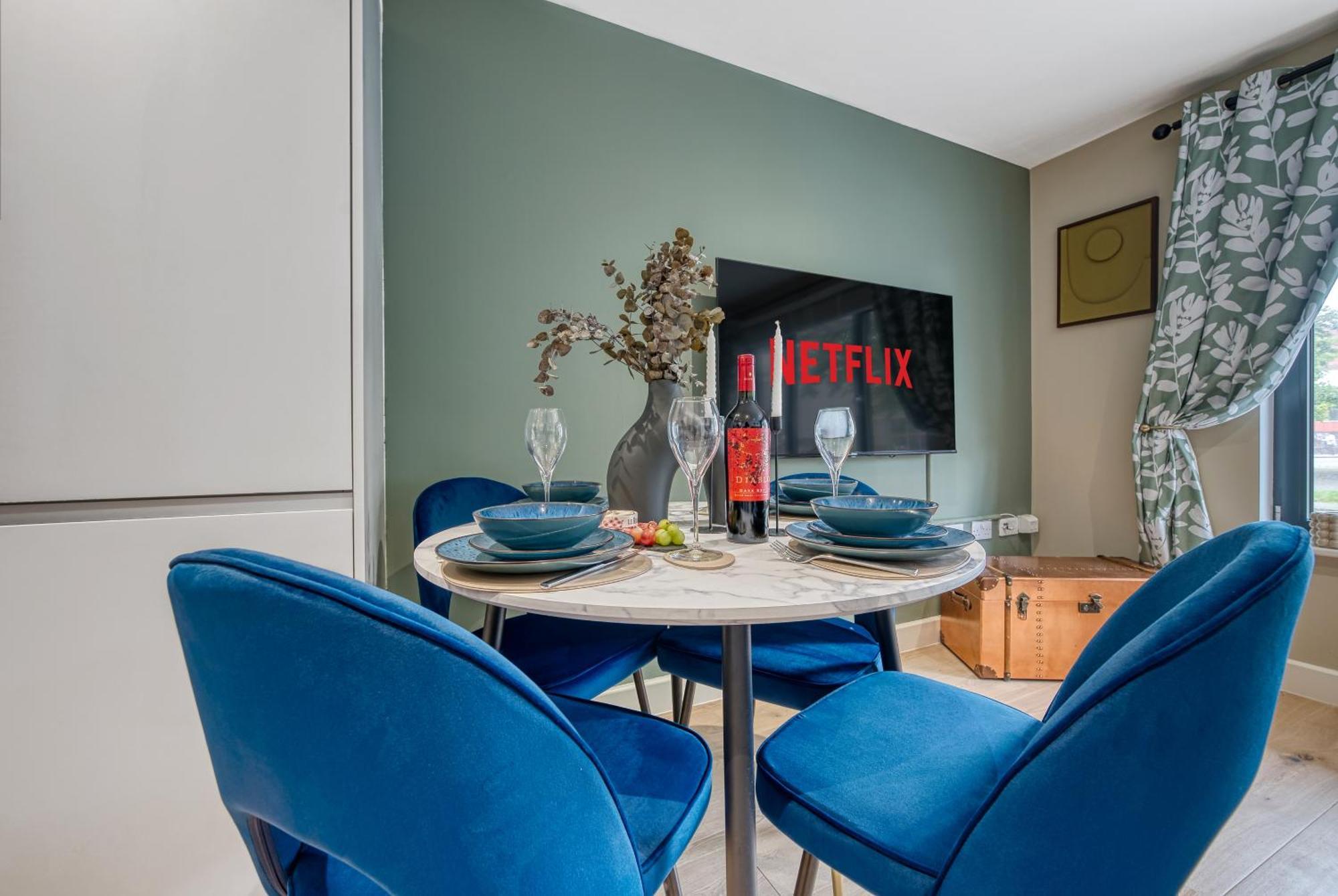 1 Bedroom Ocean Village Luxurious, Stylish & Cosy Apartment, Central Location In Southampton, Sleeps 4 - Summer Special Offer! - By Blue Puffin Stays Eksteriør billede