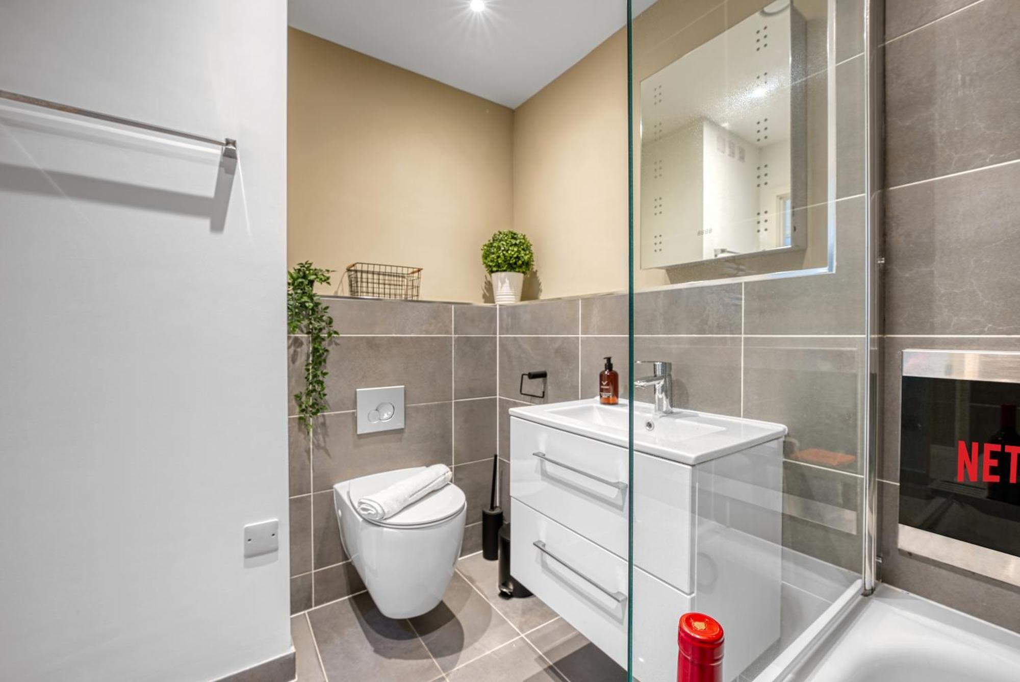 1 Bedroom Ocean Village Luxurious, Stylish & Cosy Apartment, Central Location In Southampton, Sleeps 4 - Summer Special Offer! - By Blue Puffin Stays Eksteriør billede