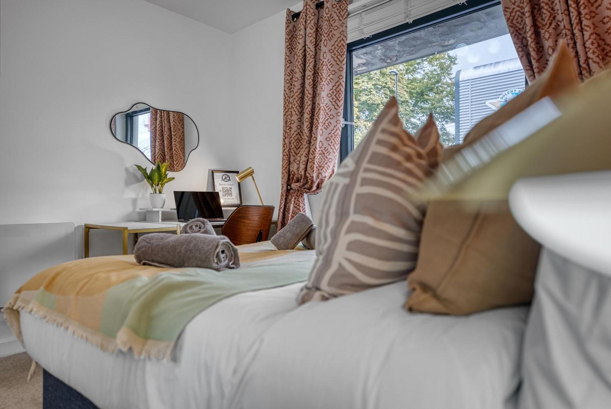 1 Bedroom Ocean Village Luxurious, Stylish & Cosy Apartment, Central Location In Southampton, Sleeps 4 - Summer Special Offer! - By Blue Puffin Stays Eksteriør billede