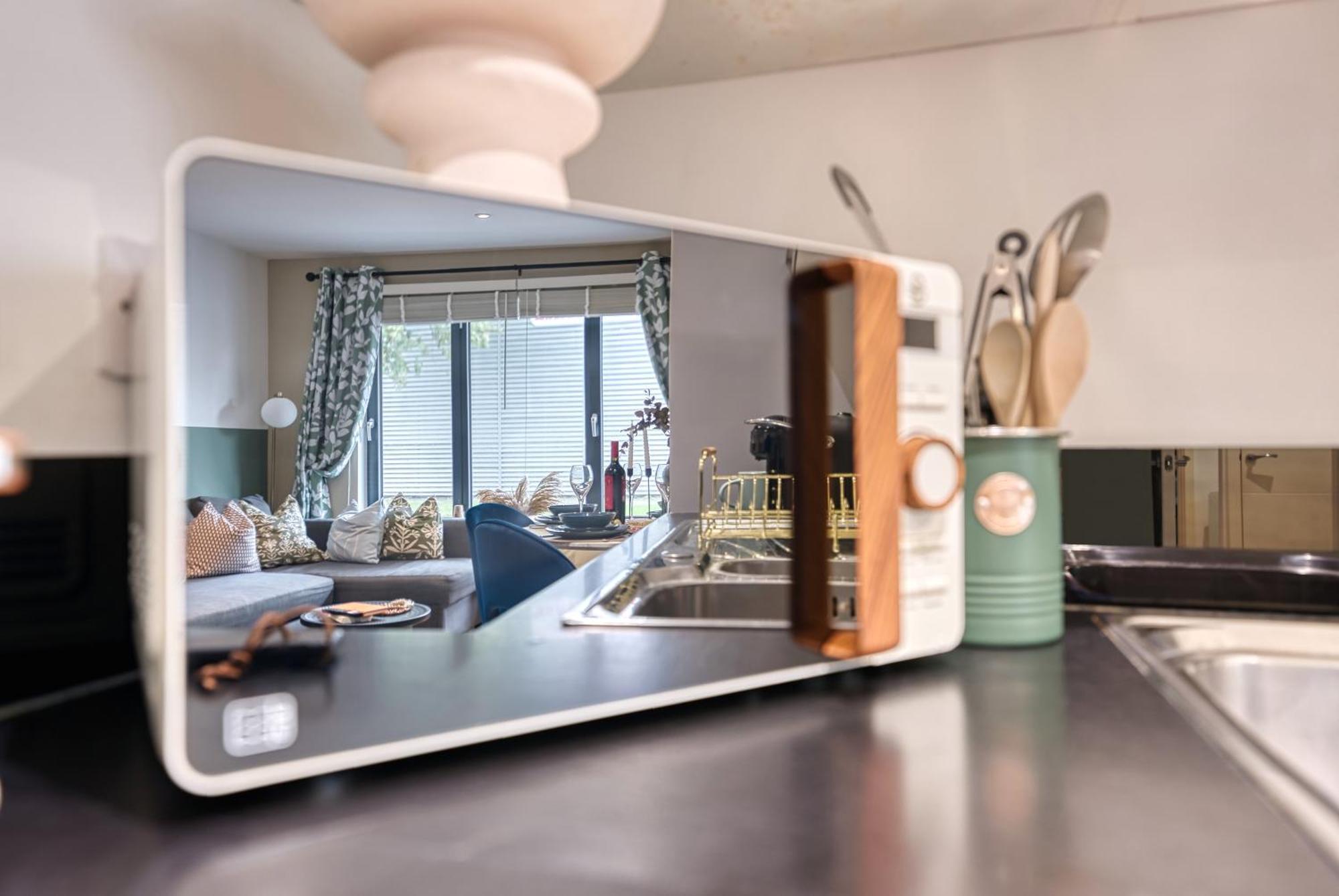 1 Bedroom Ocean Village Luxurious, Stylish & Cosy Apartment, Central Location In Southampton, Sleeps 4 - Summer Special Offer! - By Blue Puffin Stays Eksteriør billede