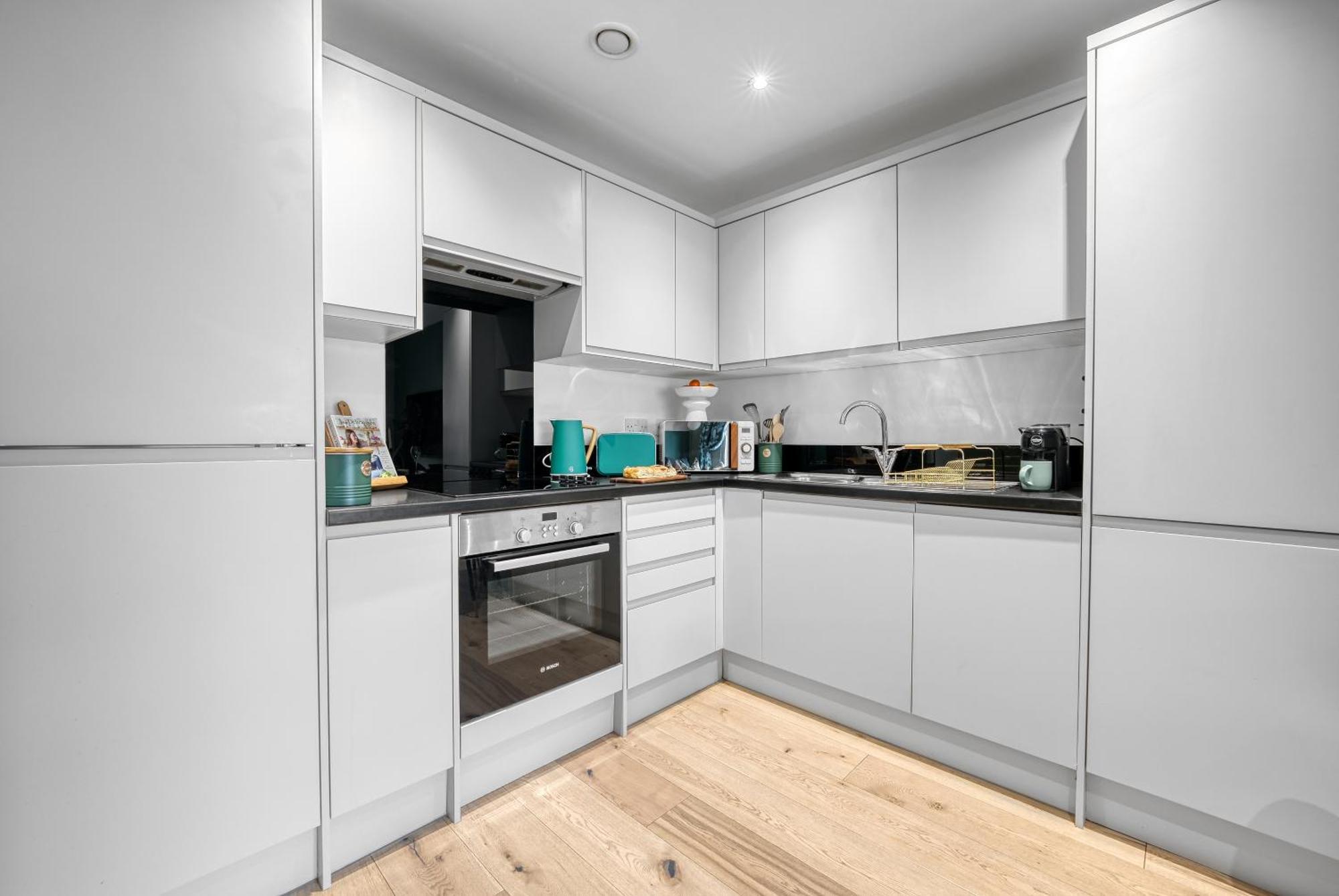 1 Bedroom Ocean Village Luxurious, Stylish & Cosy Apartment, Central Location In Southampton, Sleeps 4 - Summer Special Offer! - By Blue Puffin Stays Eksteriør billede